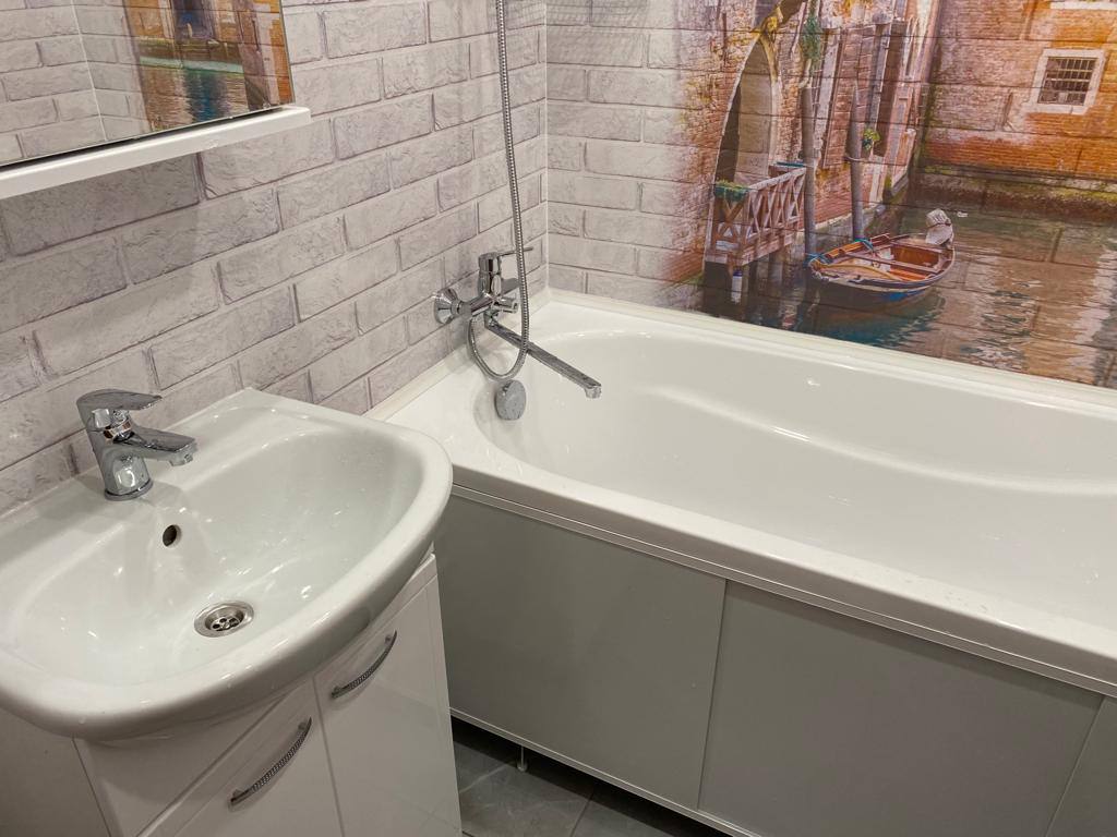 Ремонт ванной комнаты панелями ПВХ под ключ | Цены ремонта пластиковыми  панелями в СПб